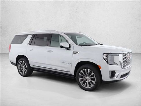 Used 2024 GMC Yukon XL Denali RWD image 3