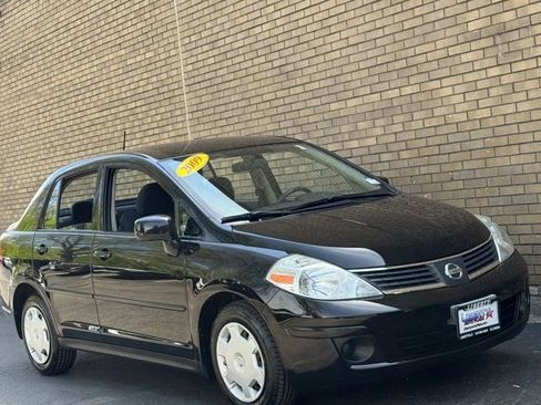 Used 2009 Nissan Versa 1.8 S w/ PWR Pkg FWD image 2