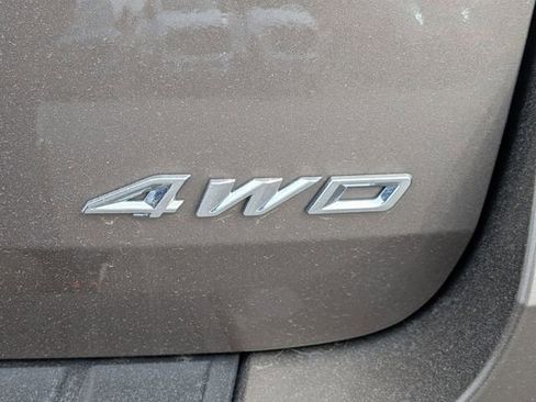 Used 2021 Ford Explorer XLT w/ Equipment Group 202A image 9