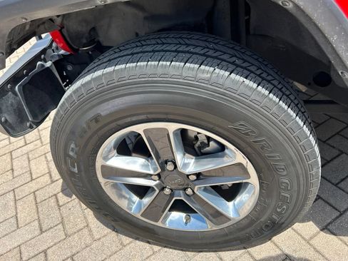 Used 2021 Jeep Wrangler Unlimited Sahara AWD/4WD image 12
