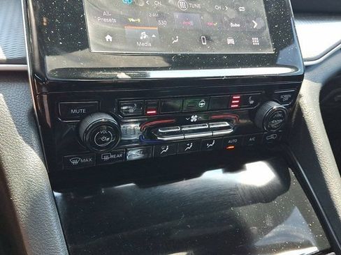 Certified 2023 Jeep Grand Cherokee Altitude AWD/4WD image 21
