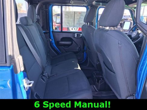 Used 2021 Jeep Gladiator Sport image 18