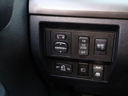 Used 2019 Toyota Tundra SR5 w/ SR5 Upgrade Package RWD image 20