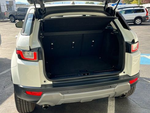 Used 2018 Land Rover Range Rover Evoque SE image 7