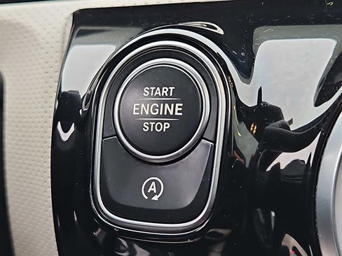 Used 2023 Mercedes-Benz CLA 250 4MATIC image 24