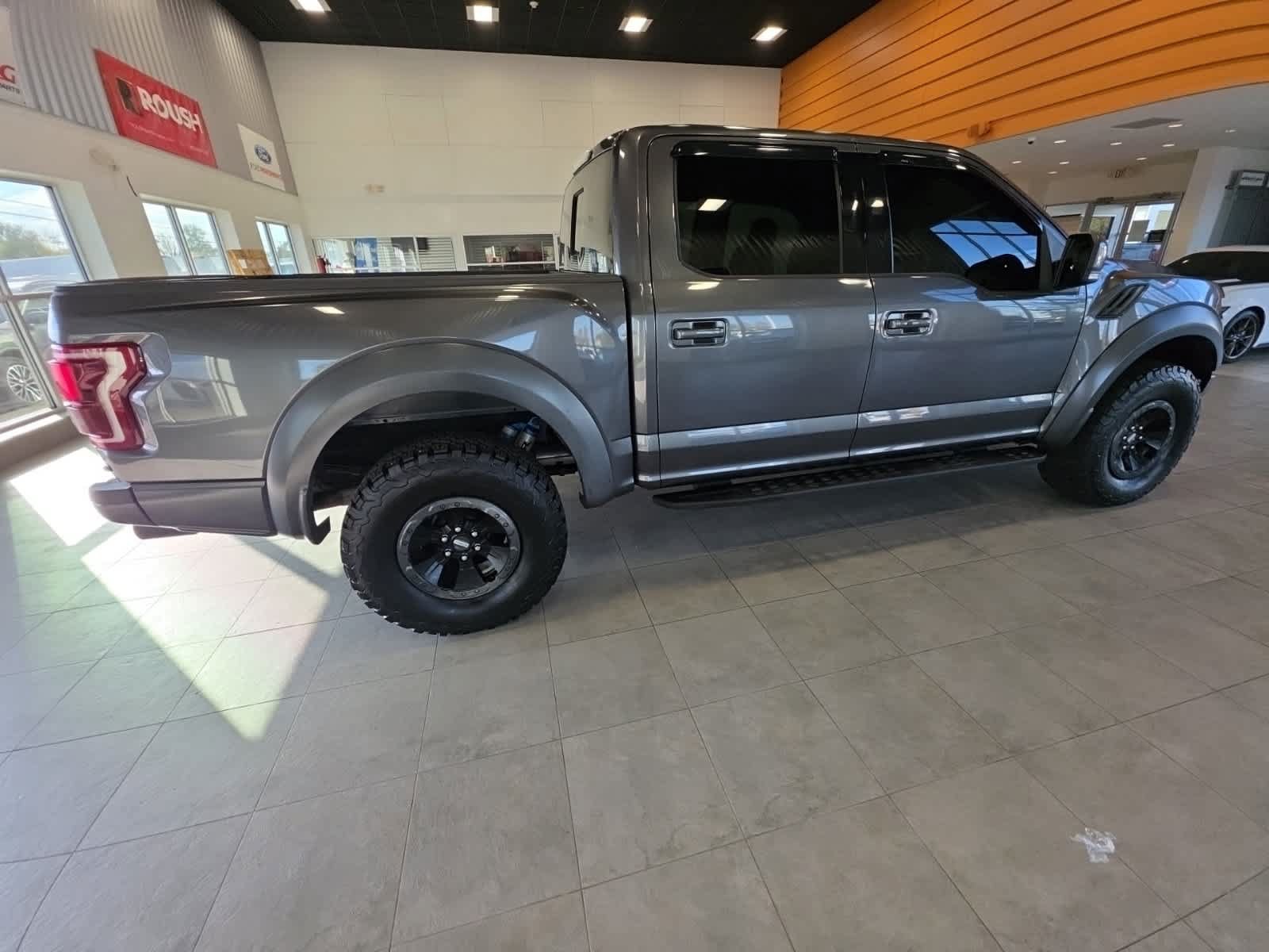 Used 2018 Ford F150 Raptor w/ Equipment Group 802A Luxury AWD/4WD image 7
