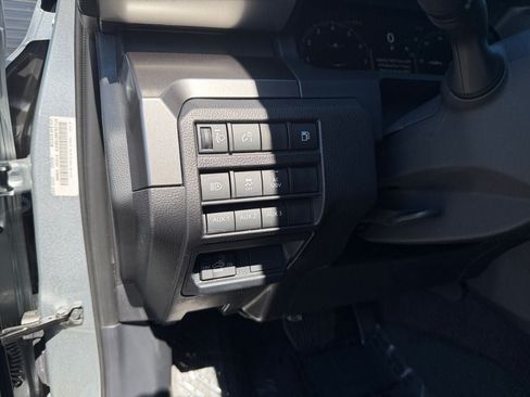 Used 2025 Toyota Tacoma TRD Off-Road w/ TRD Off Road Upgrade Package AWD/4WD image 19