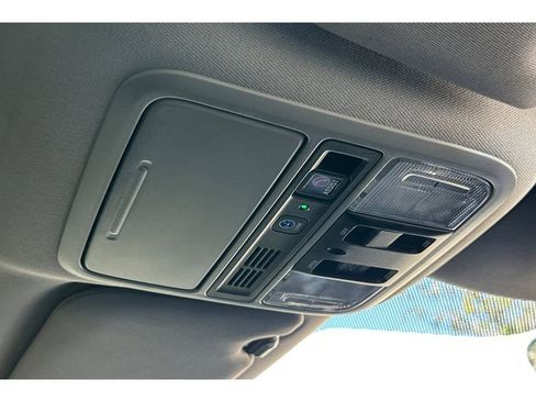 Used 2023 Honda Odyssey Touring image 25