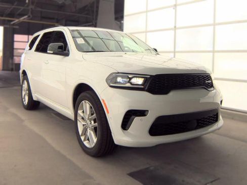 Used 2025 Dodge Durango GT AWD/4WD image 2