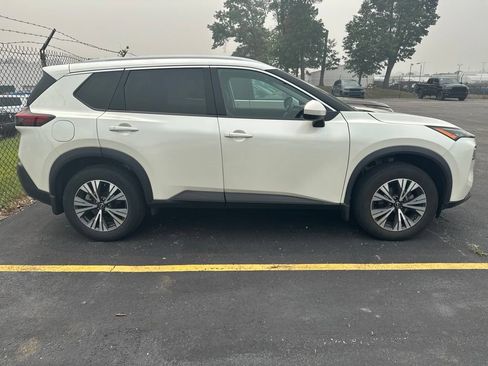 Certified 2023 Nissan Rogue SV w/ SV Premium B Package AWD/4WD image 2