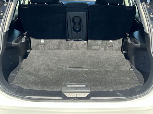 Used 2019 Nissan Rogue S image 33