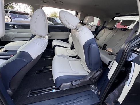 New 2026 Kia Carnival EX image 27