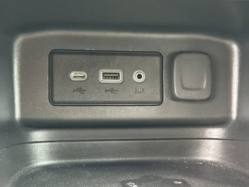 Used 2022 Chevrolet Equinox LT w/ Driver Convenience Package image 28