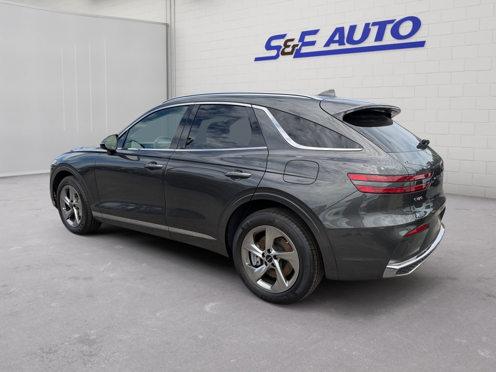 Used 2026 Genesis GV70 2.5T Select AWD/4WD image 3