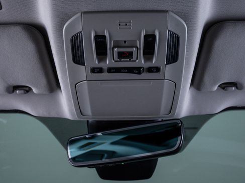 Used 2021 Toyota Highlander Limited image 28