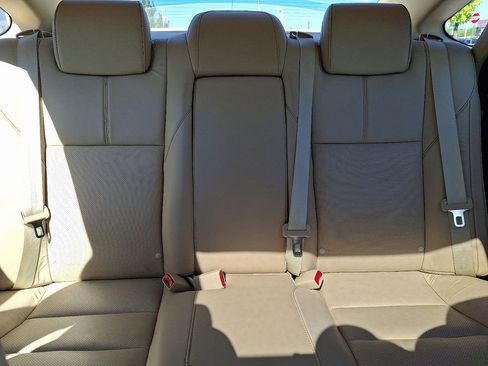 Used 2018 Toyota Avalon Limited w/ All Weather Liner Package FWD image 19