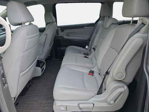 Used 2023 Honda Odyssey Touring image 15