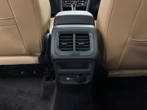 Certified 2023 Volkswagen Tiguan SE w/ Panoramic Sunroof Package AWD/4WD image 25