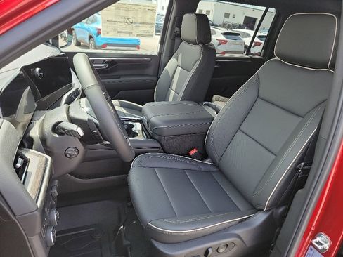 New 2026 Chevrolet Suburban Premier w/ Sun And Tow Package AWD/4WD image 11