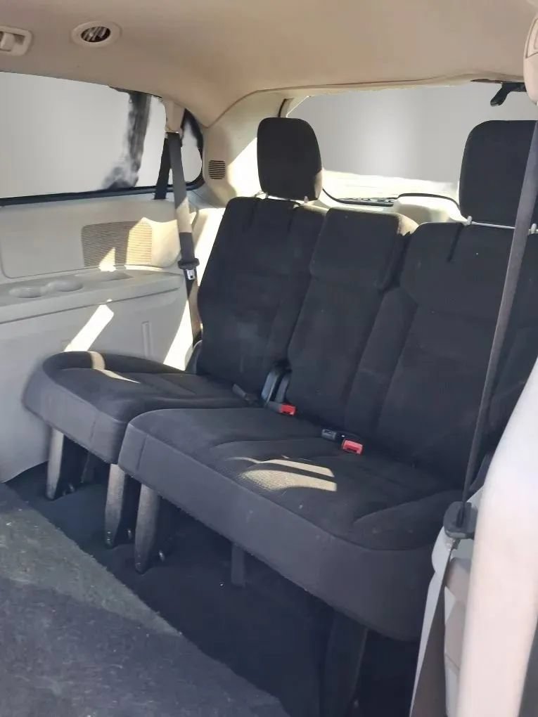 Used 2018 Dodge Grand Caravan SE w/ UConnect Hands-Free Group FWD image 30