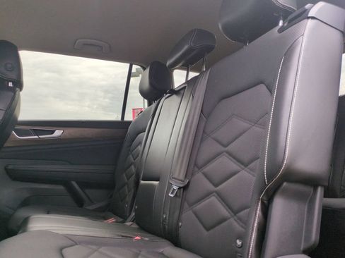 Used 2024 Volkswagen Atlas SE FWD image 28