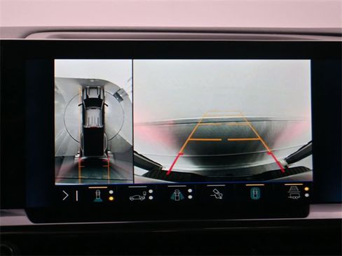 Used 2024 Chevrolet Silverado 3500 LTZ w/ LTZ Convenience Package image 14