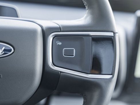 Certified 2025 Ford Expedition Active image 40