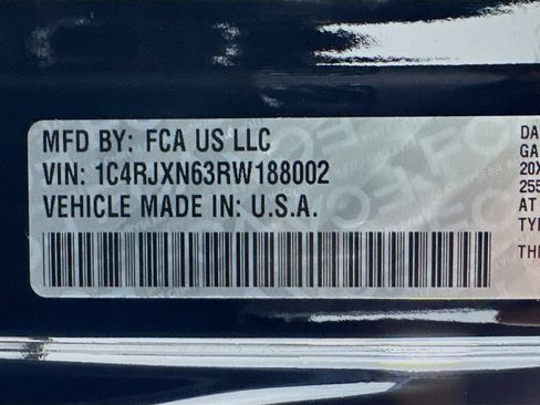 Used 2024 Jeep Wrangler Unlimited w/ Convenience Group AWD/4WD image 29