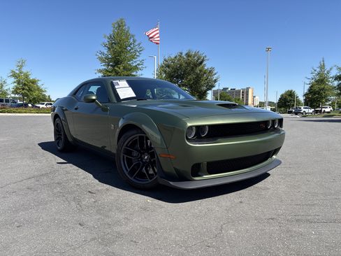 Used 2020 Dodge Challenger R/T Scat Pack RWD image 2