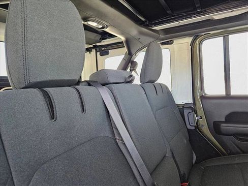Used 2025 Jeep Wrangler Willys image 18