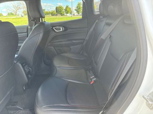 Used 2025 Jeep Compass Trailhawk image 23