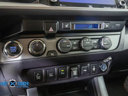 Used 2023 Toyota Tacoma TRD Pro AWD/4WD image 18