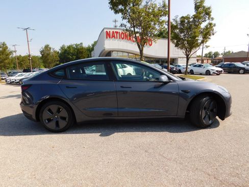 Used 2023 Tesla Model 3 Standard Range RWD image 4