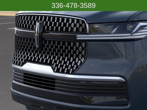 New 2025 Lincoln Navigator L Reserve image 17