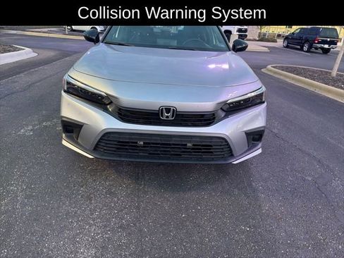 Used 2022 Honda Civic Sport image 2