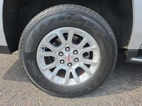 Used 2020 GMC Yukon XL SLT image 10