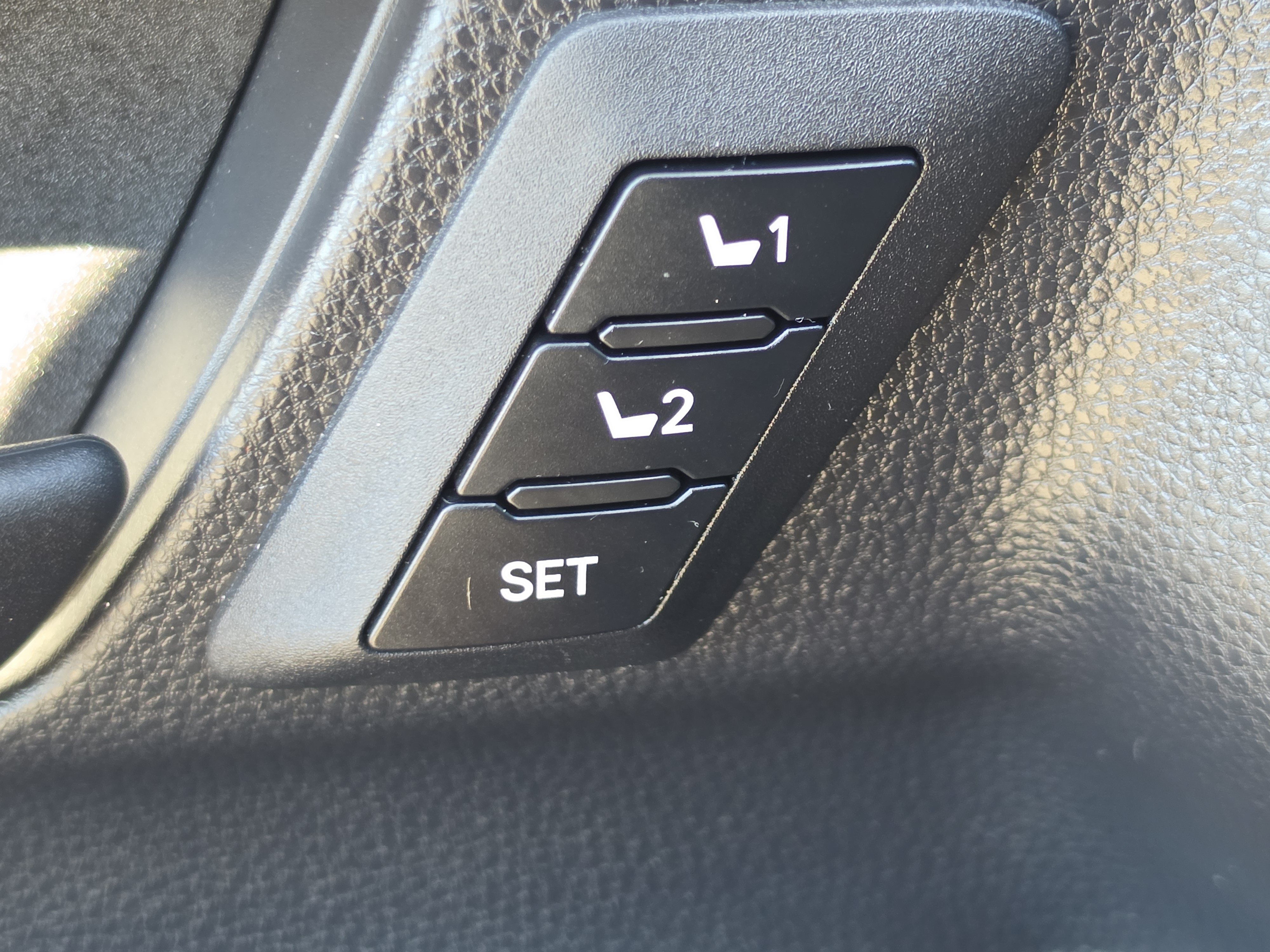 Certified 2025 Toyota 4Runner TRD Off-Road Premium AWD/4WD image 15
