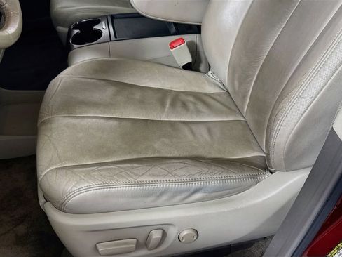 Used 2011 Toyota Sienna XLE FWD image 18