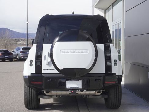New 2026 Land Rover Defender 110 X-Dynamic SE image 6