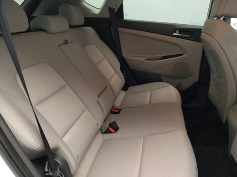 Used 2017 Hyundai Tucson SE image 19