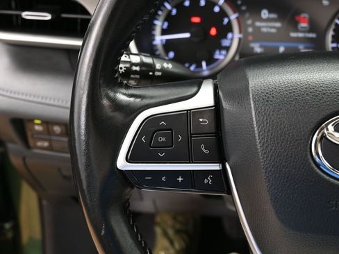 Used 2023 Toyota Highlander XLE AWD/4WD image 20