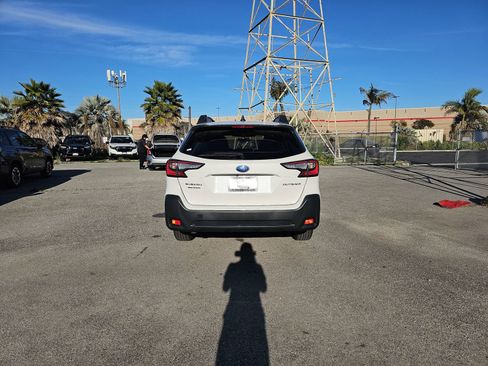 Used 2024 Subaru Outback Premium image 6