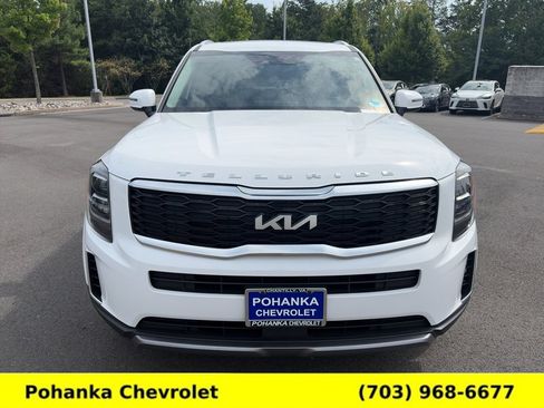 Used 2022 Kia Telluride EX w/ EX Premium Package FWD image 2