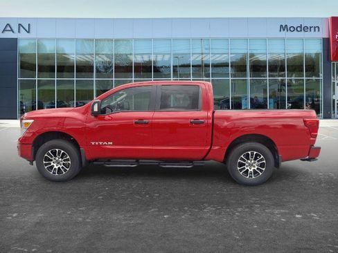 Used 2024 Nissan Titan SV w/ SV Convenience Package AWD/4WD image 7