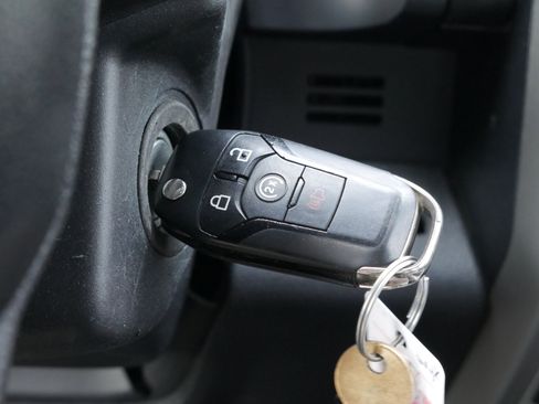 Used 2017 Ford F250 Lariat image 8