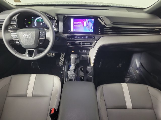 Used 2025 Toyota Camry SE w/ Convenience Package FWD image 15