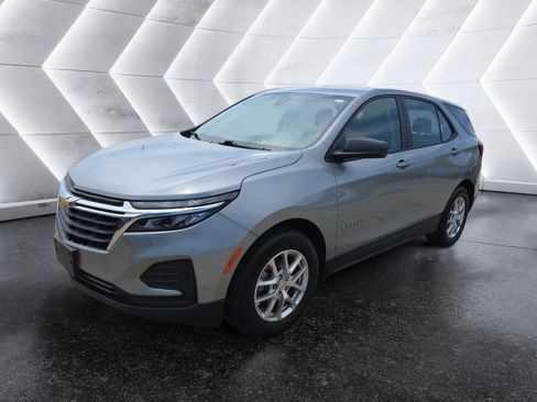 Used 2024 Chevrolet Equinox LS w/ Driver Confidence II Package FWD image 1
