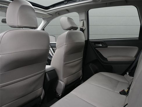 Used 2014 Subaru Forester 2.5i Limited image 12