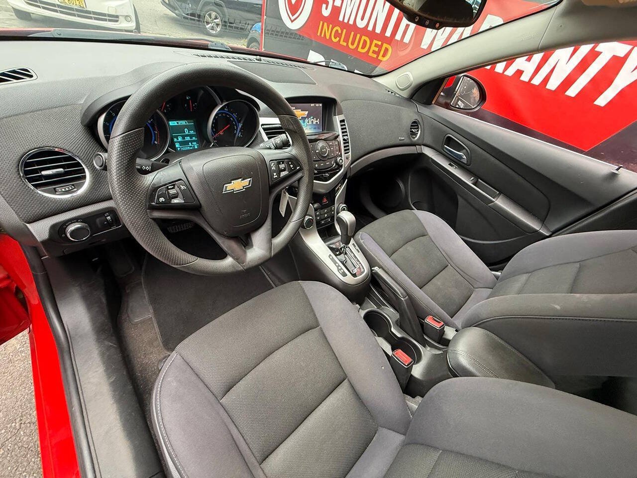 Used 2015 Chevrolet Cruze LT w/ Technology Package FWD image 11