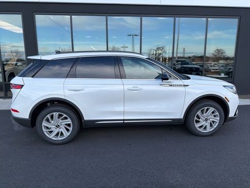 New 2026 Lincoln Corsair Premiere image 2